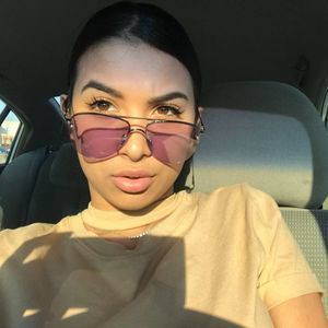 Meet your Posher, Daniela